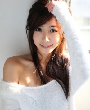 纯白！白衣清纯女孩